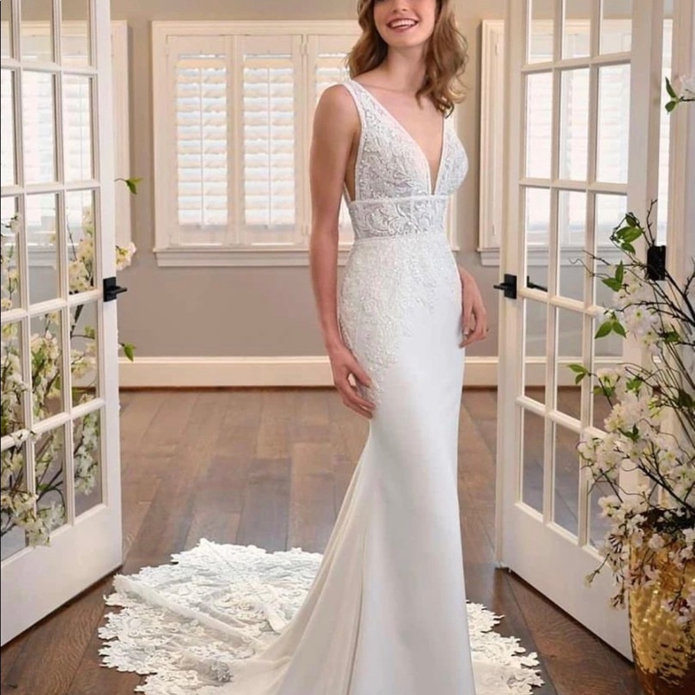 Essense of Australia Sample Wedding Dress D3254